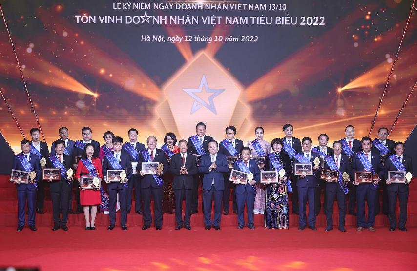 Lễ tôn vinh “Doanh nhân Việt Nam tiêu biểu” năm 2022